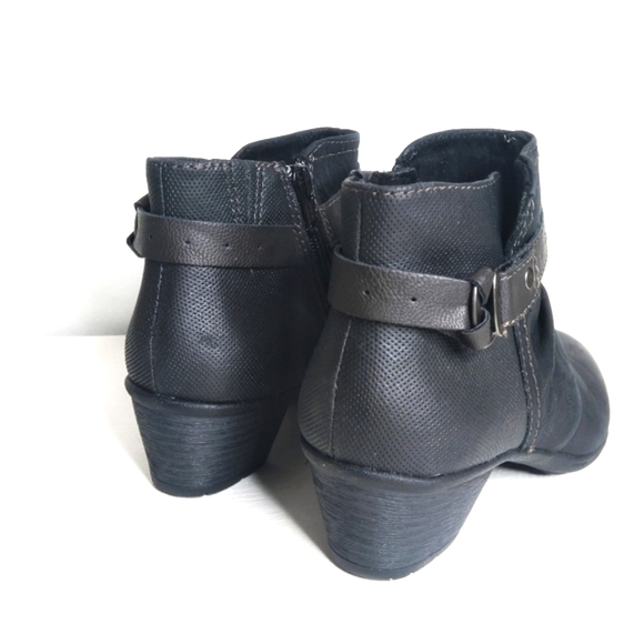 Earth Origins Black ankle boots straps and zipper  EUC - Picture 3 of 5